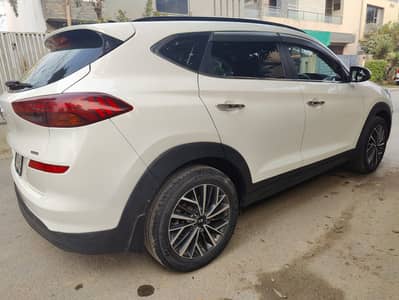 Hyundai tucson AWD 2021