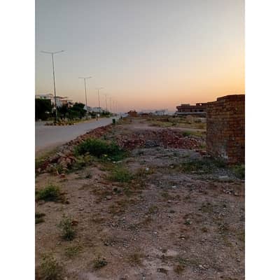 Beautiful Location Plot For In Sale In G-14/2