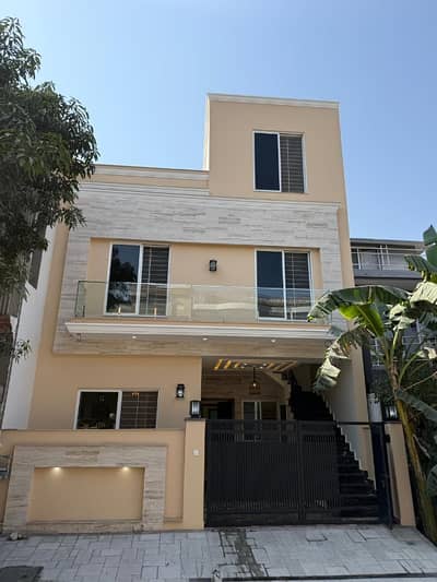 Beautiful Location House For Sale In G-13/2