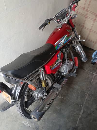 Honda 2023 All punjab numbr gud drive urgent sale