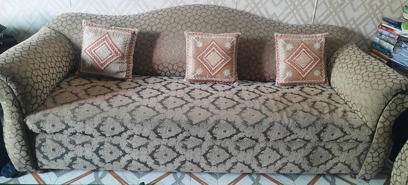 5 Seater Sofa Set – Good Condition (7.5/10) – Urgent Sale 0