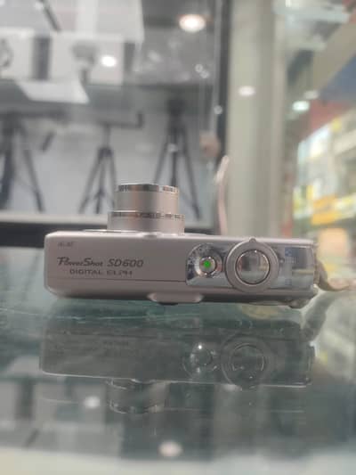 Canon PowerShot SD600 Digital ELPH Camera – Compact & Reliable