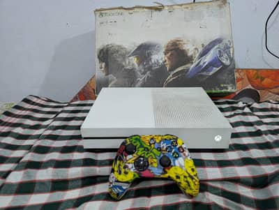 Xbox One S | 500 GB with BOX