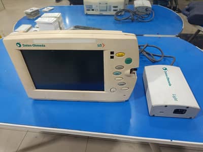 Datex-Ohmeda S/5 patient monitor