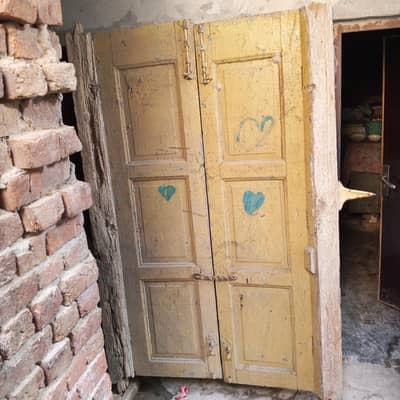 chil ka darvaza old mazboot for sale
