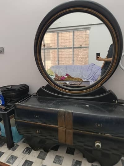 Dressing Table with 4 drawers. Original high quality wood. Deco paint