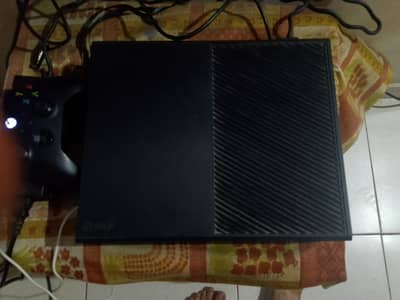Xbox One ( 500 GB ) with One X Original Controller
