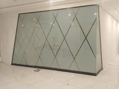 12mm glass partition