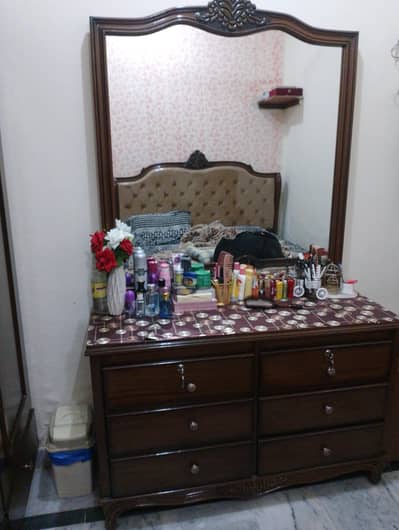 6 drawer Room Dresser with stool for sale (pure wooden)