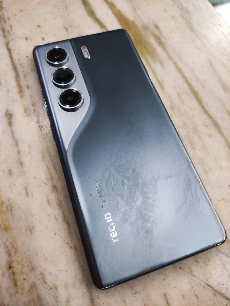 Camon 40 pro plus 1