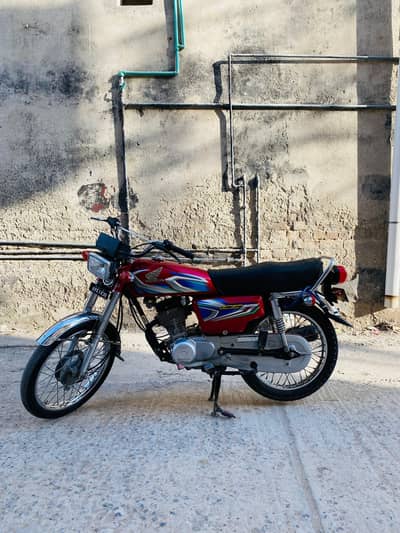 am selling am honda  125
