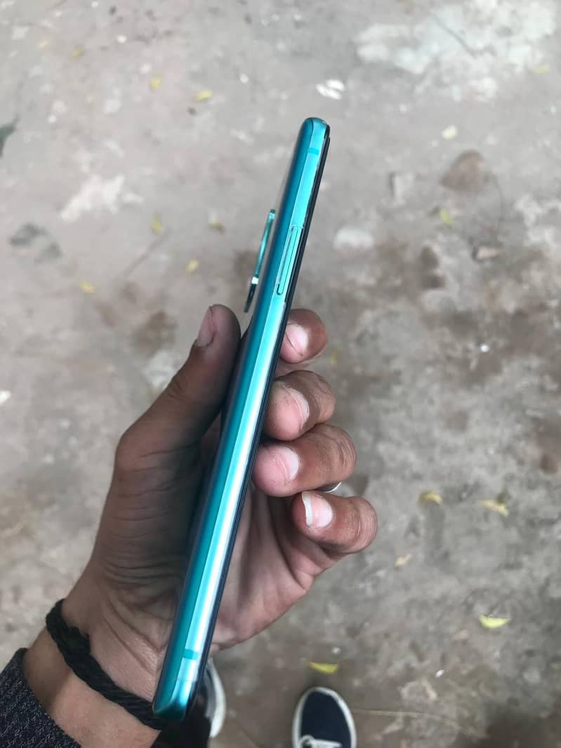 one plus8t 4