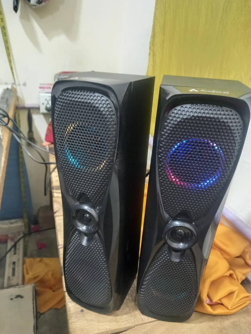 Audionic model R30 1