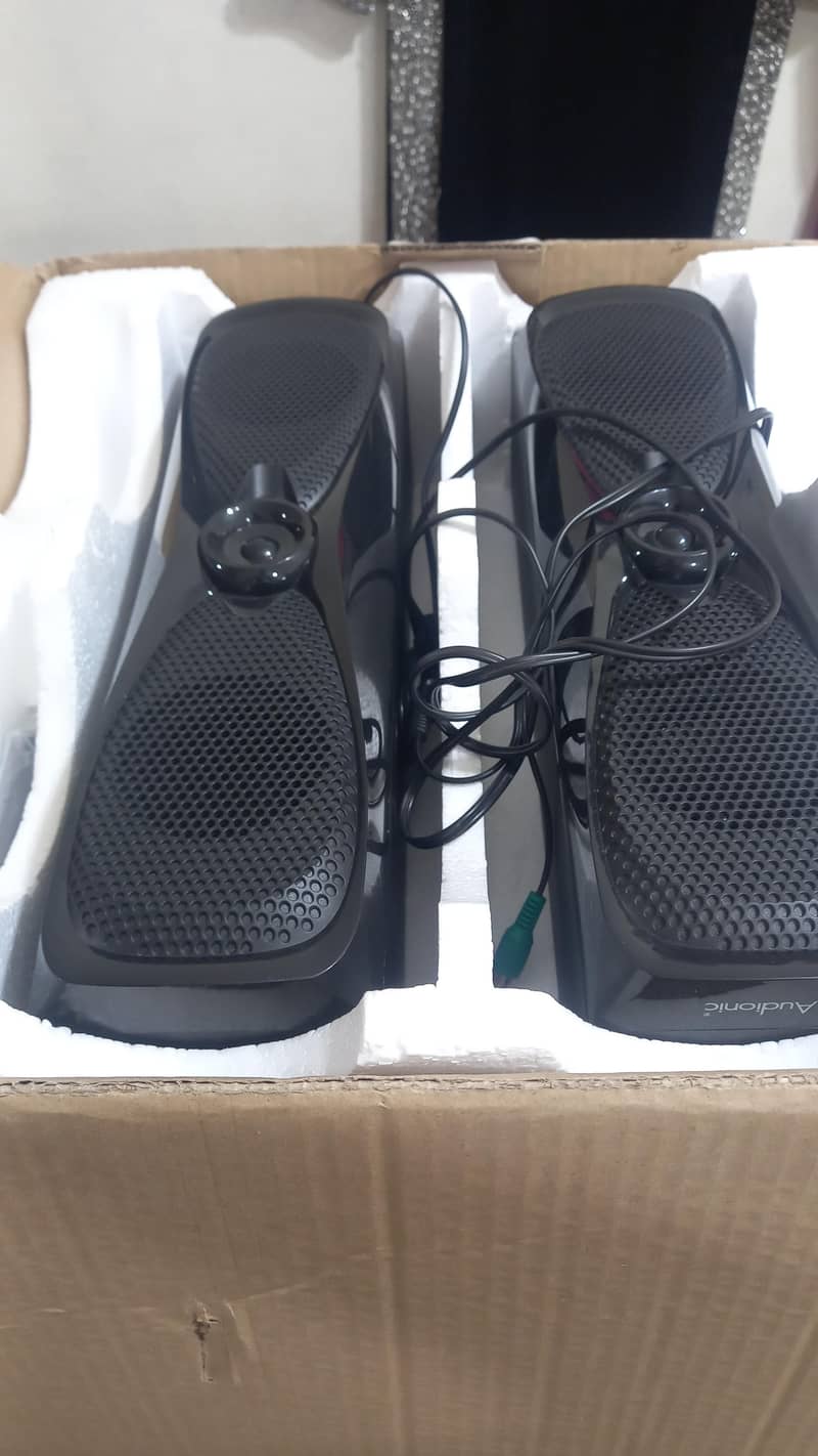 Audionic model R30 5