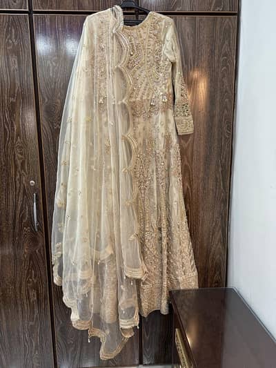 I want to sale my bridal walima maxi