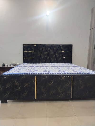 I'm selling my room bed with leather interior