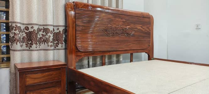 Luxury Solid wood new bed set king size with side tables dressing