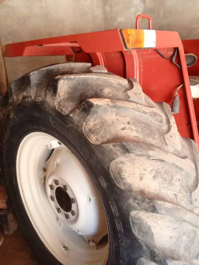 NEW HOLLAND 640 75 HP