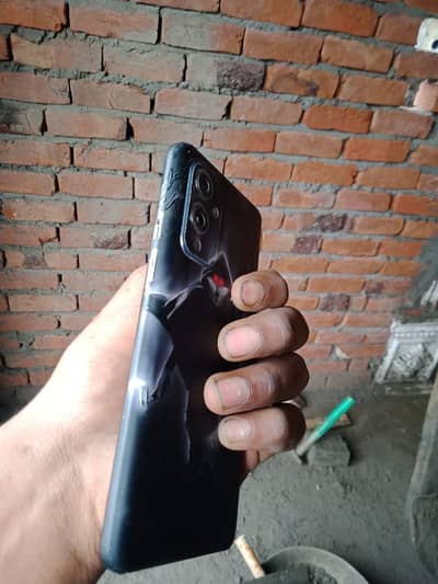 8bg raam 128gb storeg frant finger problem only sikreen line 2