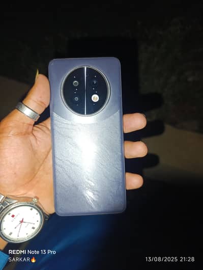 Realme 13 plus 5g.   12+14.256