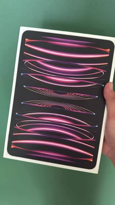 iPad pro m2 chip 6th Gen 256gb 12.9 inches for sale