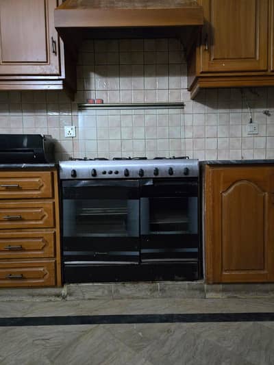 5 Burner cooking range