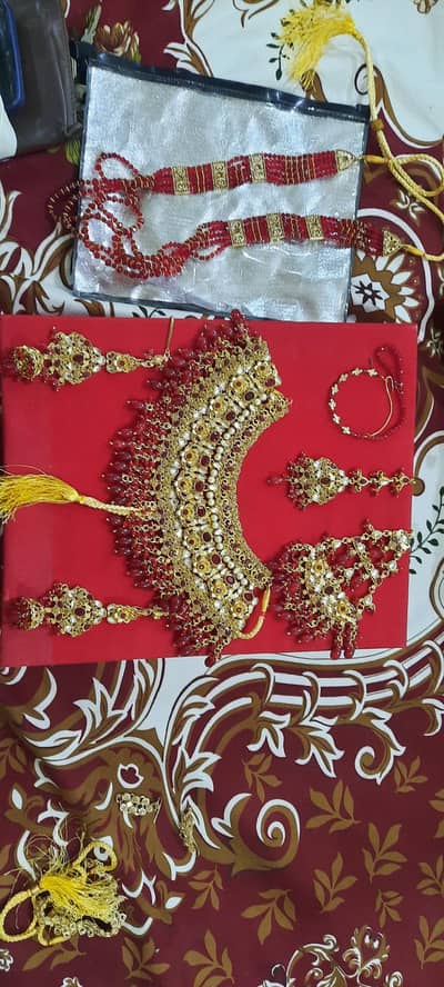 bridal jewellery complete for sale.