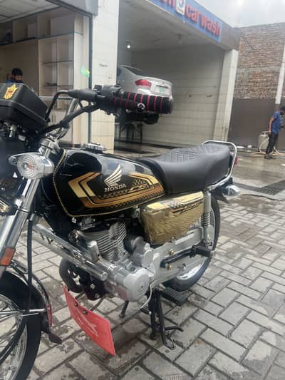 Honda 125 gold edition