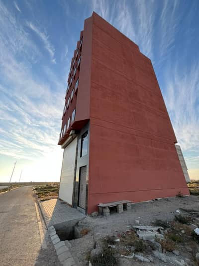 SEA FACING OFFICES & SHOWROOM FOR RENT