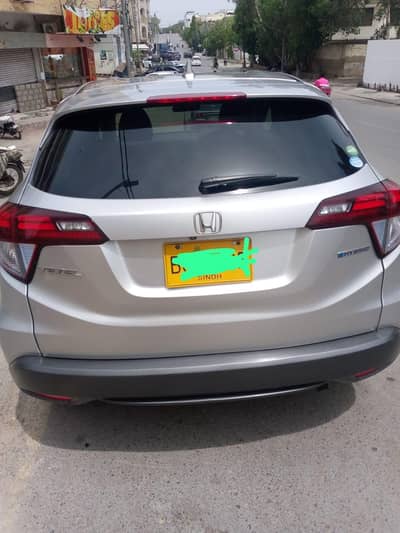 Honda Vezel Hybrid full genuine model 2014 registration 2017