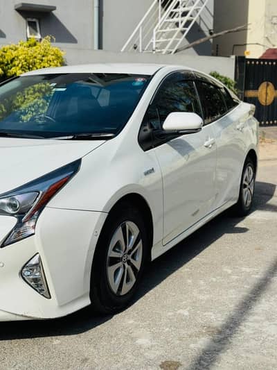Toyota Prius S safety Package 2