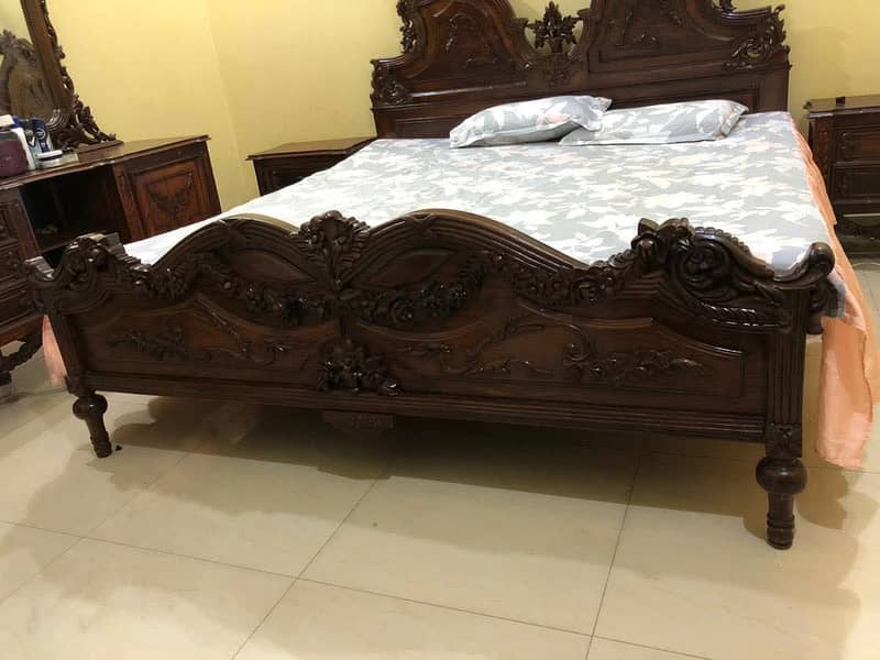 solid wood bedset 4