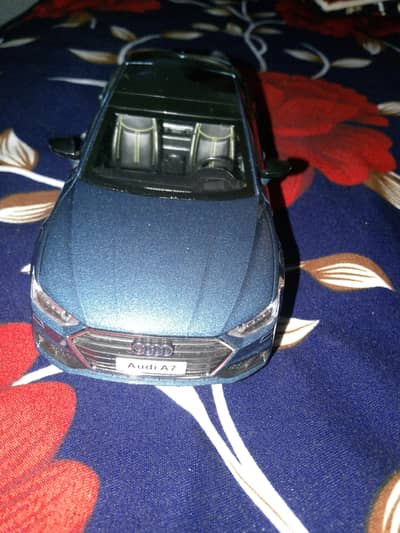 Audi A7 1:24 diecast model in new condition