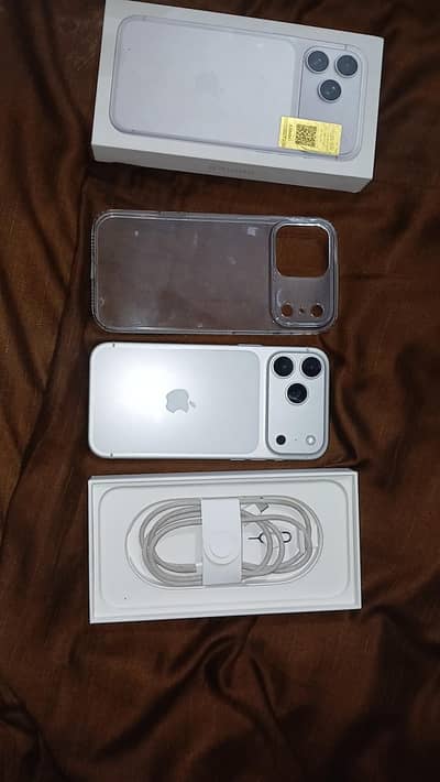 iPhone 17 pro max(official PT approv]256GBbattery health 100% cycle 80