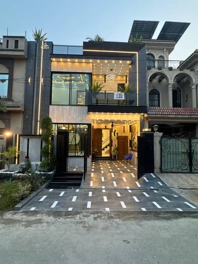 A Great Choice For A Prime Location 5 Marla House Available In Park View City