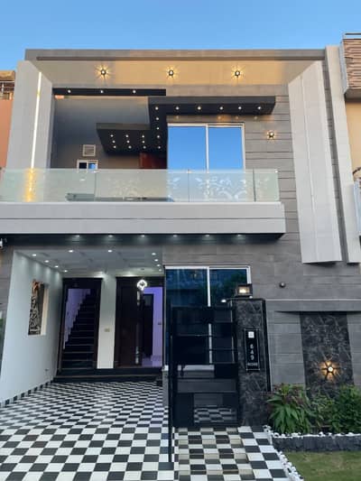 5 Marla Brand New Luxury House For Sale Park View City