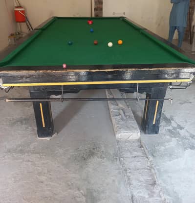 2 sanokar table  5 by 10  urgent for sale Malik faisal _03234807796
