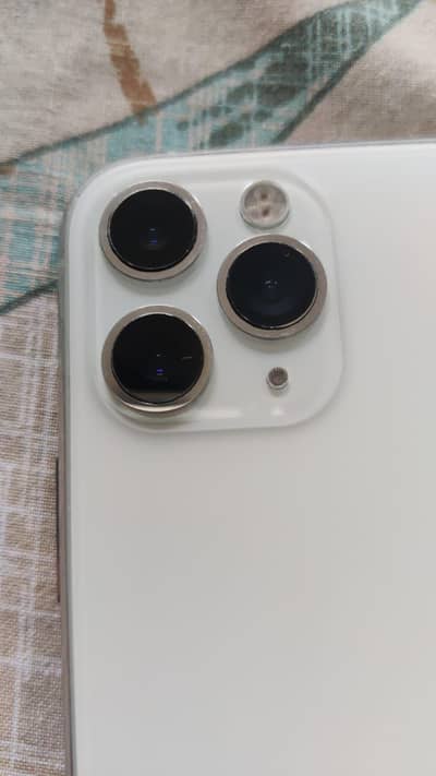 Iphone 11 pro max white colour best deal
