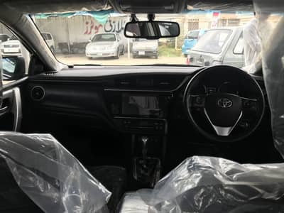 Toyota corolla grande 1.8 black interior