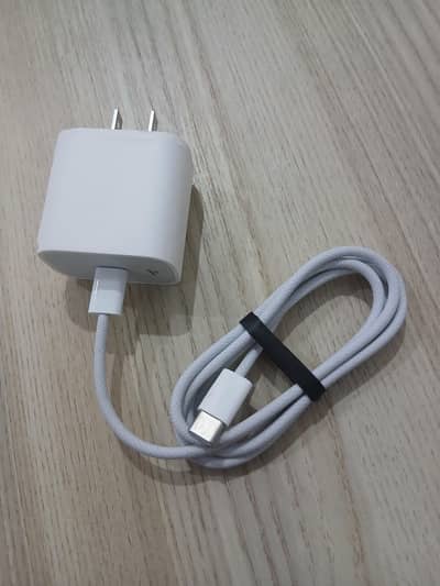 iphone 17 pro max 20w charger cable 100% apple store stock.