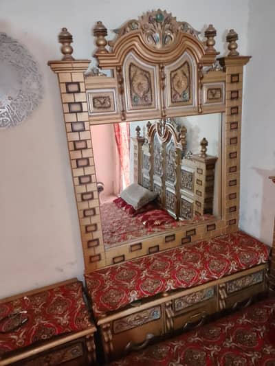 بیڈ کا پورا سیٹ فور سیل ہے