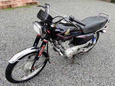 Honda CG 125 bike
