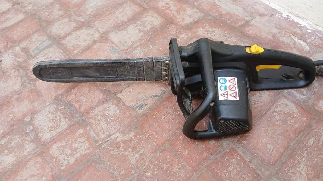 Electronic Chainsaw 3