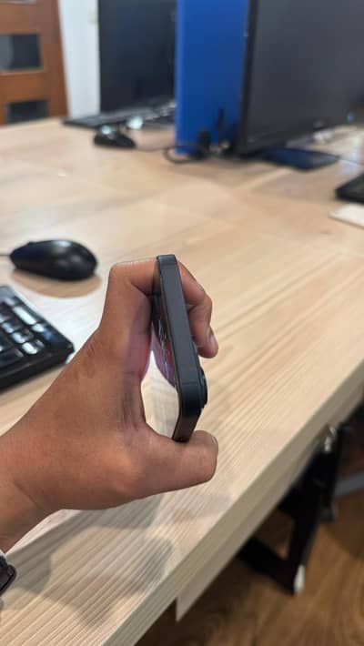 Iphone 14 (factory unlocked)