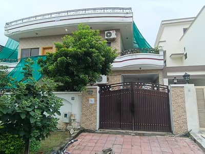 500 Yard House For Sale F15/1