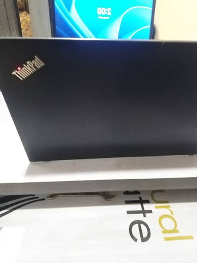 Thinkpad T480s core i5 8th generation 14 inches desplay window 11 ins