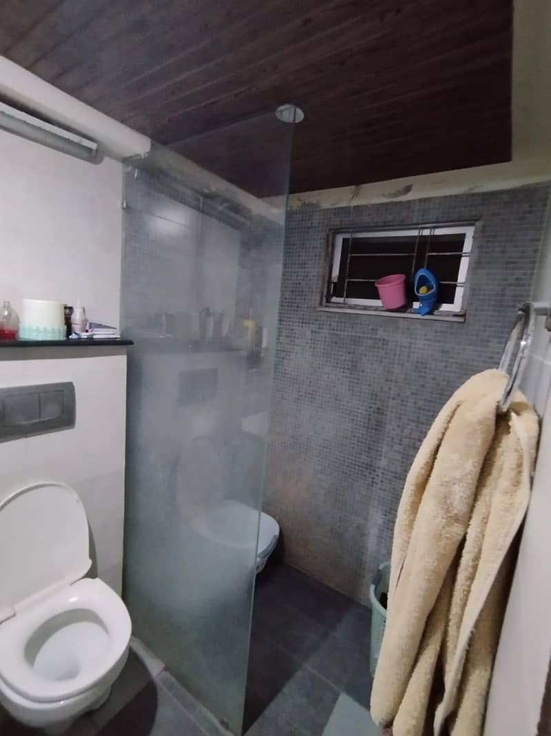 Tile floor fully maintained 25