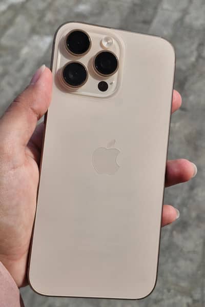 Iphone 16 pro max desert titanium JV Battery Health 100% cycle 50