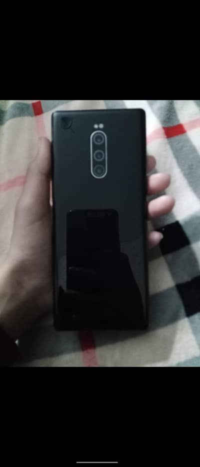 4/64 screen is crack but condition is good 10/9