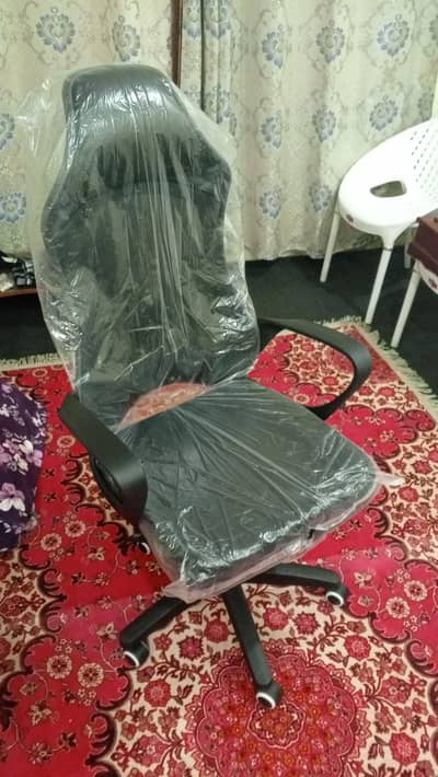 High-Back Executive Gaming/Office Chair - Like New (Used only 2 weeks)